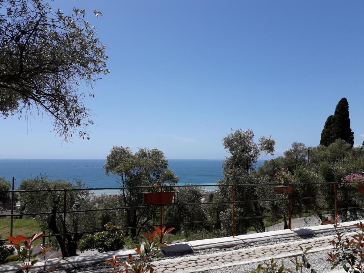 Tigullio Vacations Panoramica Apartments Lavagna Eksteriør billede